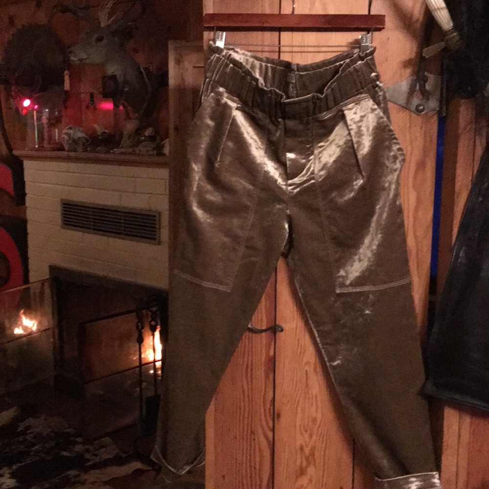 Brunello Cucinelli. Made in Italy velvet pants